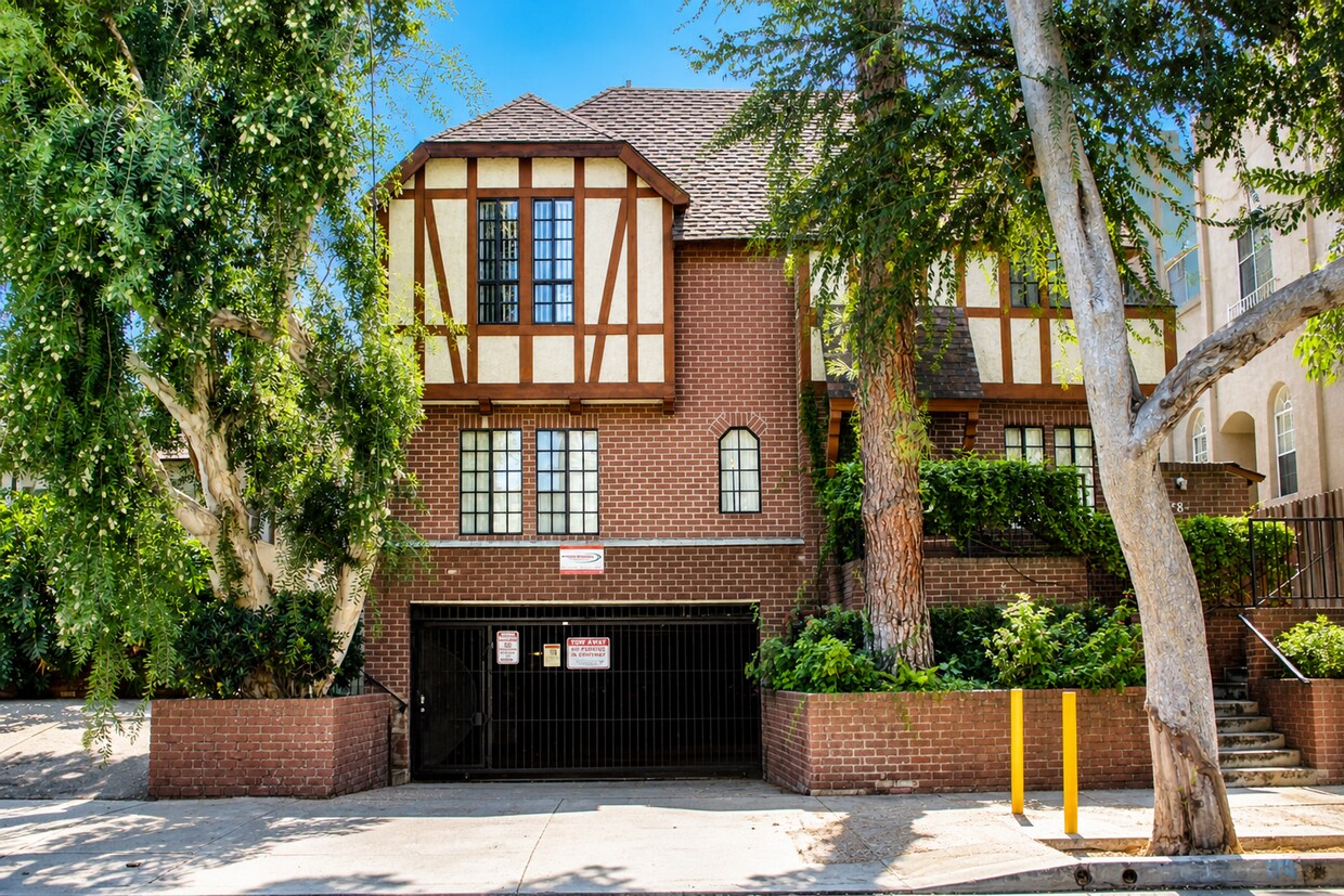 Foto del edificio - 14228-14230 Dickens St