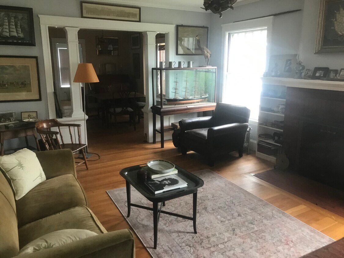 Primary Photo - 40 Oak St