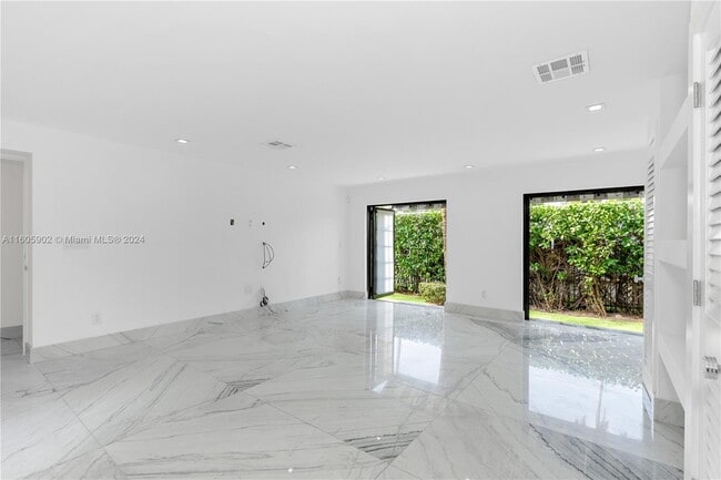 Foto del edificio - 4312 Alton Rd