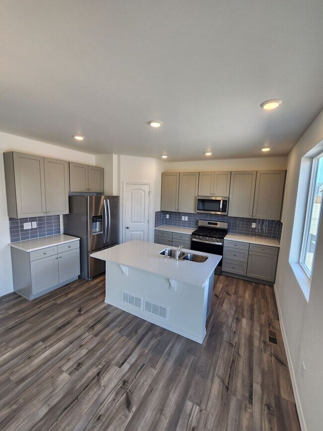 Photo - **MOVE IN SPECIAL** $1000 OFF 1st MONTH'S ... House