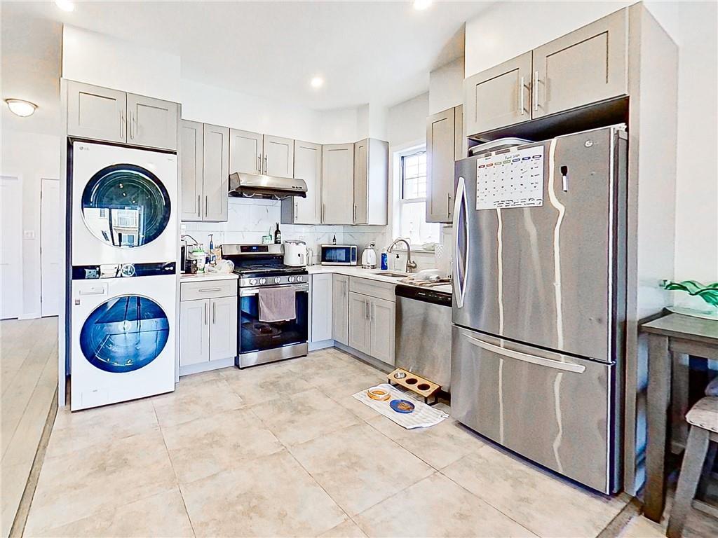 Primary Photo - 1369 Bay Ridge Ave