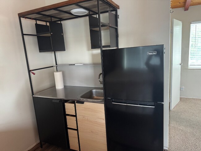 Foto del edificio - 4859 Stuart Dr