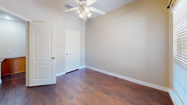 Building Photo - 1420 Sleepy Hollow Drive