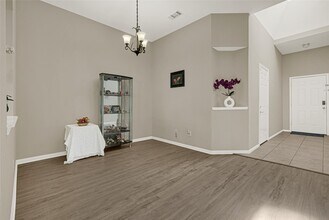 Building Photo - 8123 Solara Bend Ct