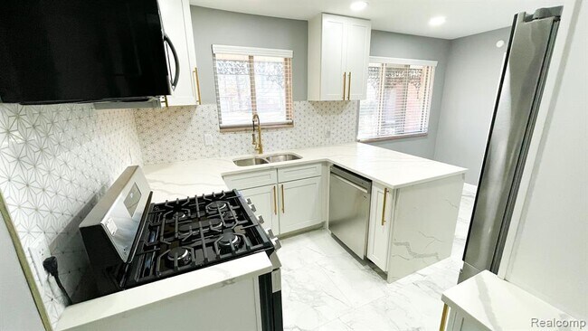 Foto del edificio - 19016 Nadol Dr