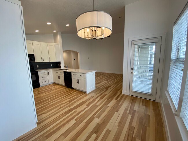 Building Photo - 840 Red Sage Ln