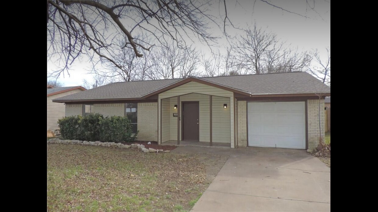 Primary Photo - 334 Linklea Dr