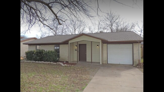 Photo - 334 Linklea Dr House