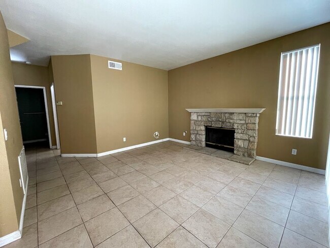 Building Photo - Spacious 4 Bedroom Santa Fe Hills Home wit...