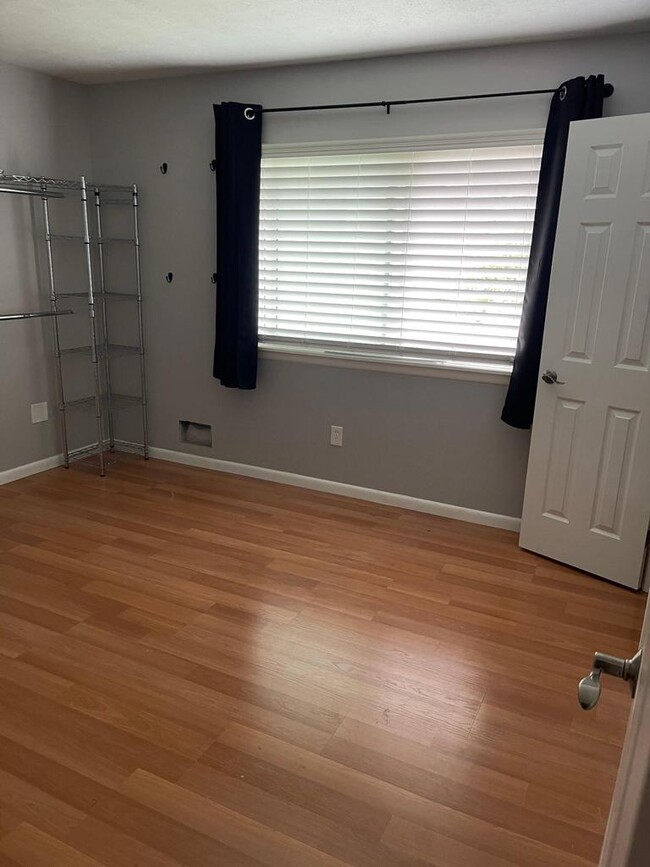 Foto del edificio - 607 Eastbrooke Ln