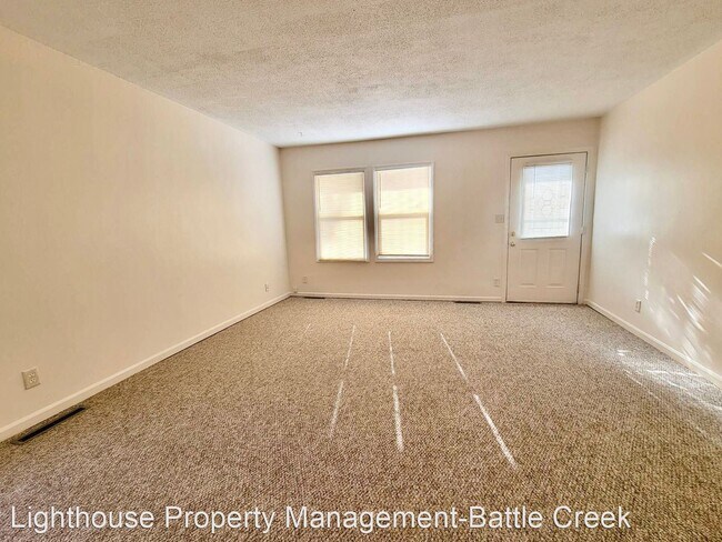 Building Photo - 5 br, 2 bath House - 44 Arlington Dr
