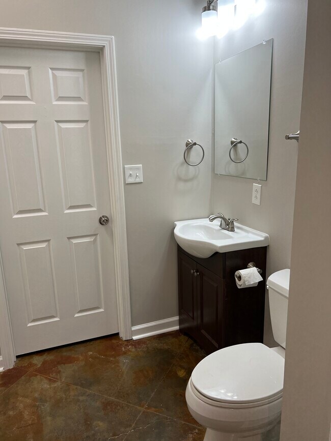 Building Photo - 64 Los Colinas Dr