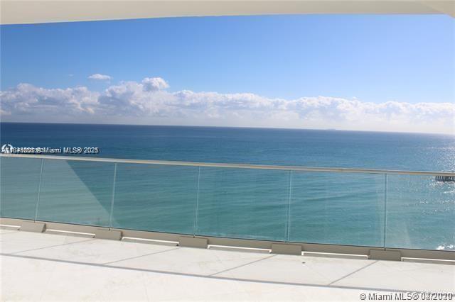 Foto del edificio - 16901 Collins Ave