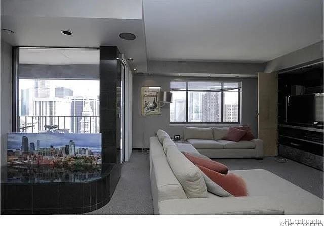 Building Photo - 1551 Larimer St