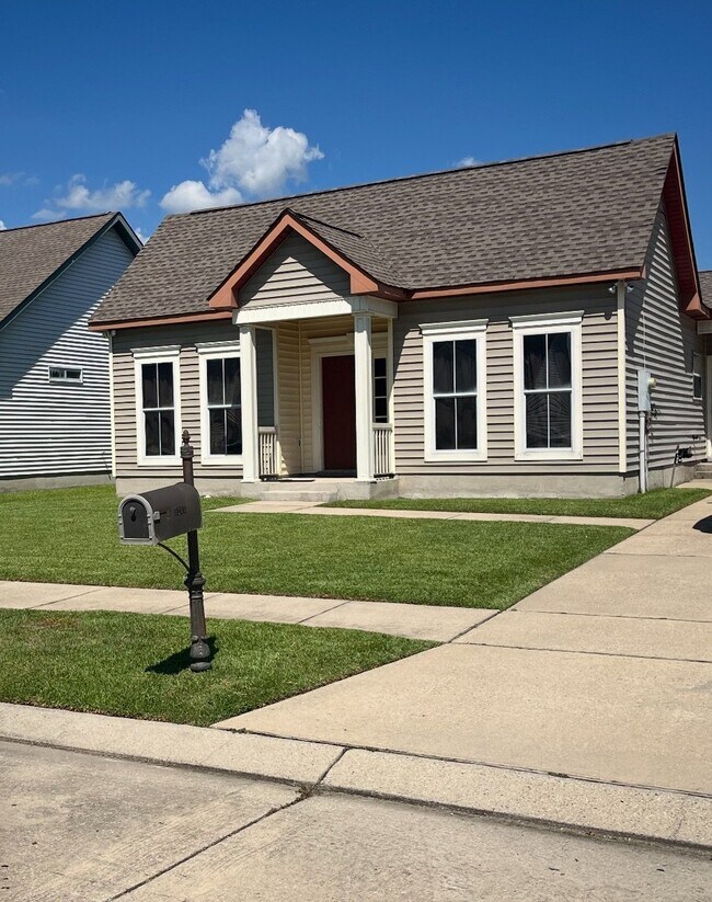 Foto del edificio - 5245 Savannah Ln