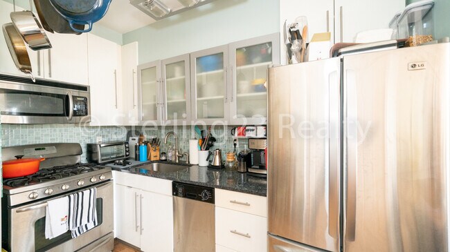 Building Photo - 2715 27th St