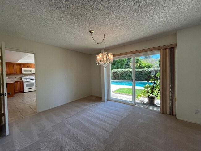 Building Photo - Westlake Village 4+2.5 w/pool, spa, green ...