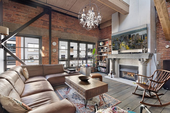 Building Photo - 1066 Hamilton St