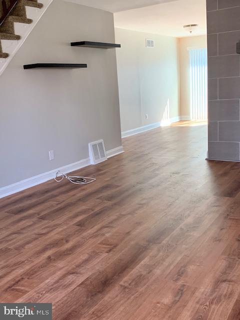 Primary Photo - 352 Rively Ave