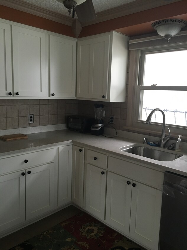 Building Photo - 1602 Edgemere Dr