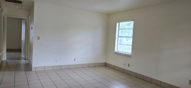 Foto del edificio - 38714 South Ave