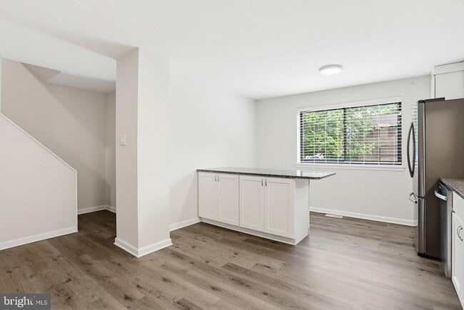 Building Photo - 8957 Skyrock Ct