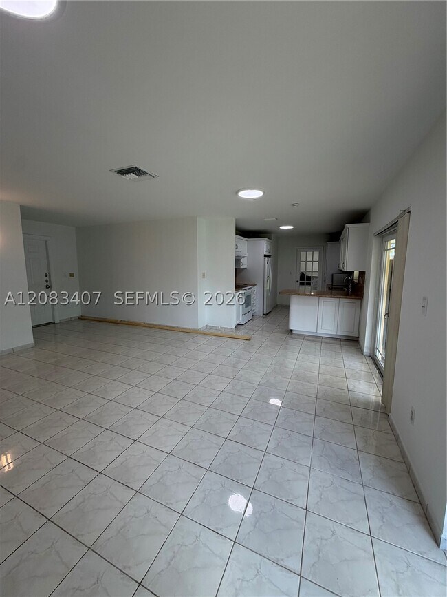 Foto del edificio - 1731 SW 103rd Ave