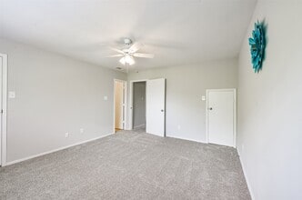 Building Photo - 10811 Richmond Ave.