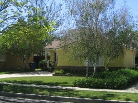 Building Photo - 6943 Balcom Ave