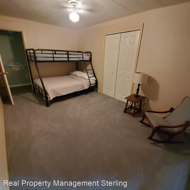 Building Photo - 3 br, 1 bath House - 54 South Crest Drive
