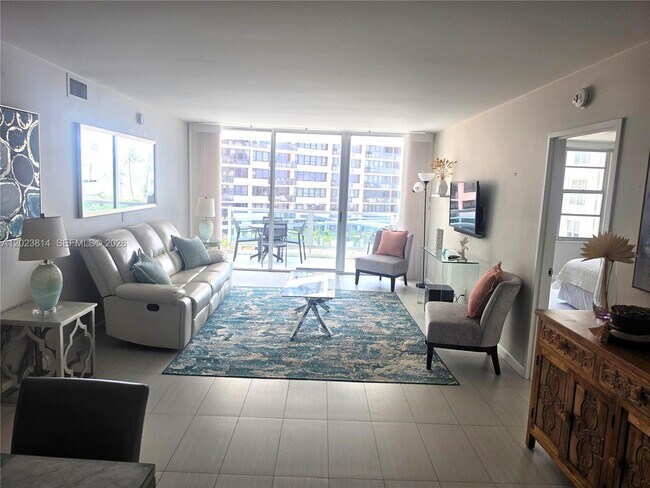 Foto del edificio - 5161 Collins Ave