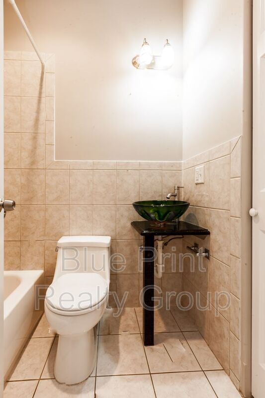 Foto del edificio - 543 E 43rd St