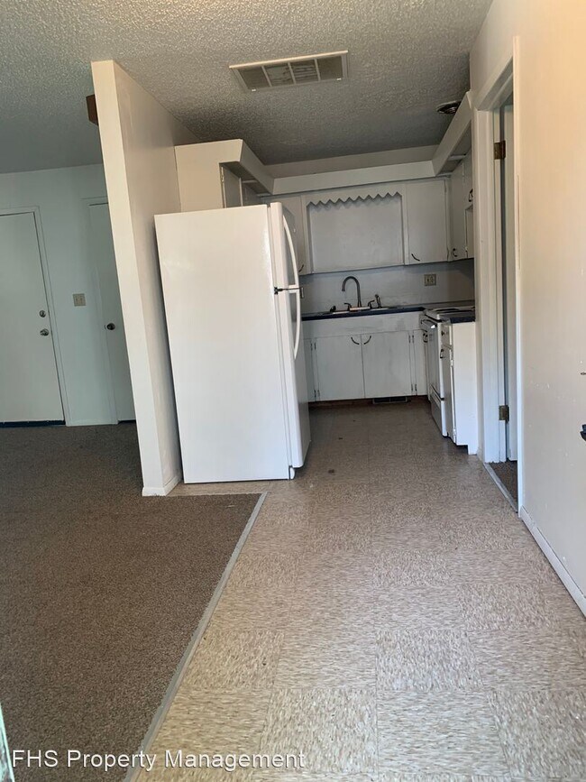 Building Photo - 1 br, 1 bath House - 727 N Rogers Unit B