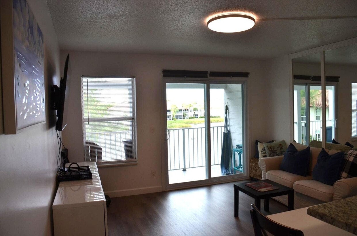 Foto principal - 253 Cypress Point Dr