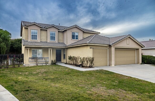 Photo - Spacious Home with Loft and Big Backyard