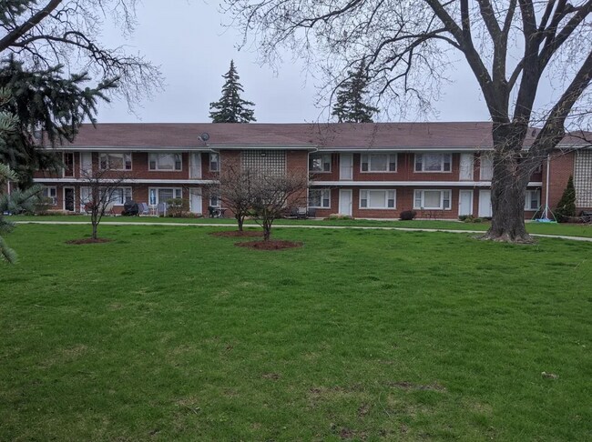 Foto del edificio - 1101 Holiday Ln