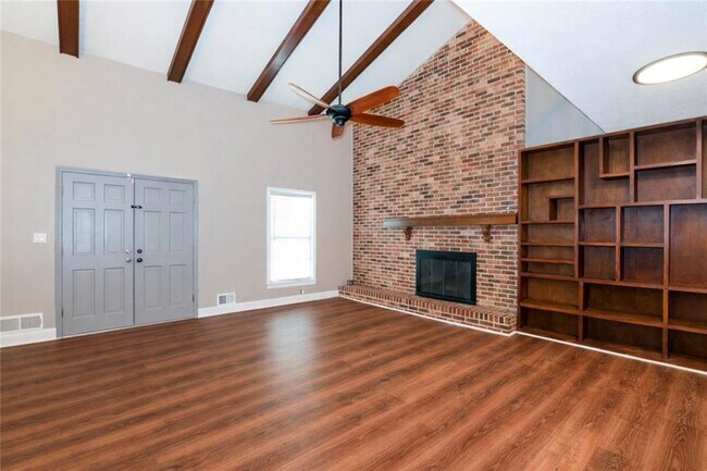 Building Photo - 3052 Riviera Dr