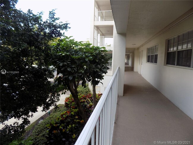 Foto del edificio - 3100 N Course Ln