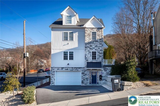 Building Photo - 803 Atlantic St