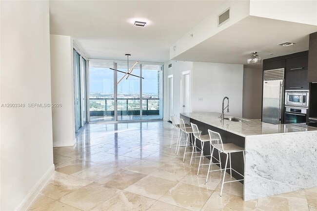 Building Photo - 900 Biscayne Blvd