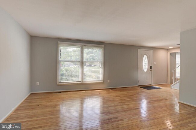 Building Photo - 511 Pembrook Ct