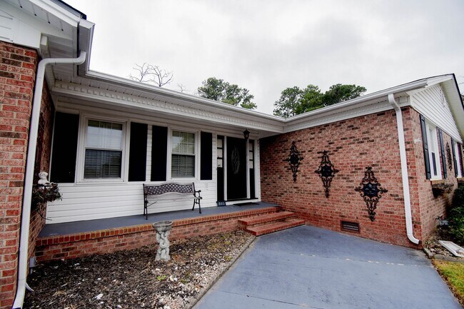 Foto del edificio - 3 Bedroom 2 Bathroom with a Pool!