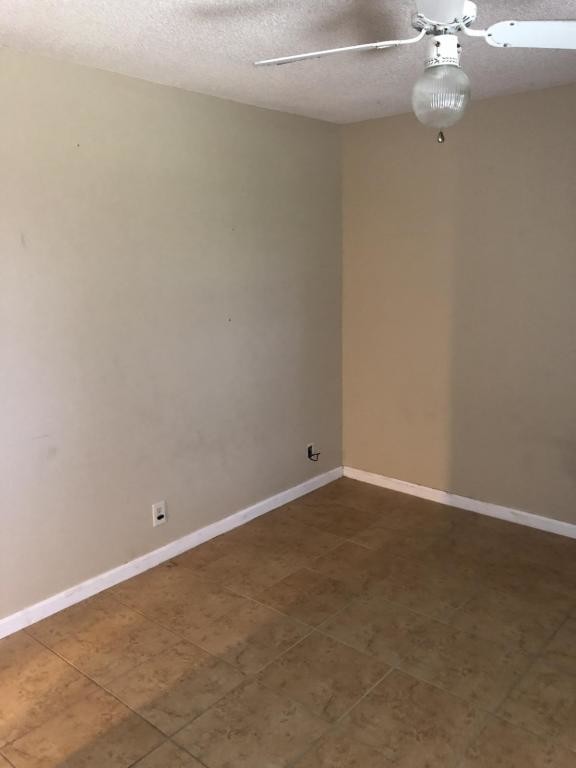 Building Photo - 10611 Starcrest San Antonio, TX 78217