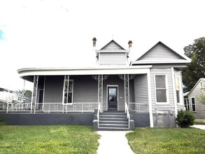 Building Photo - 1018 N Olive St