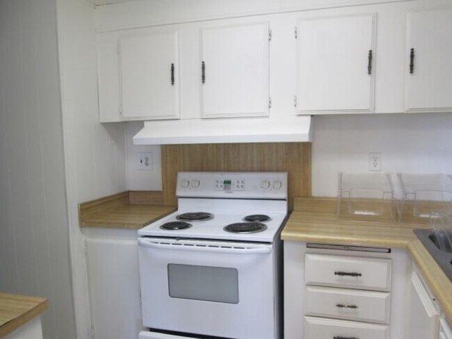 Foto del edificio - 115-115 Shelby Way