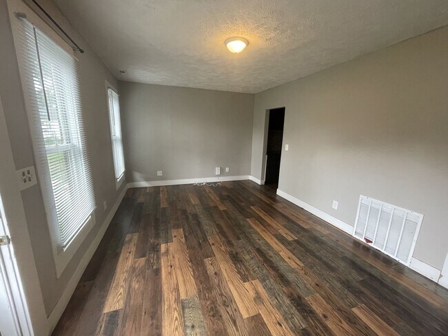 Foto del edificio - 4026 Spring Cir