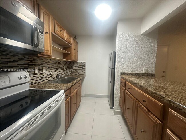 Foto del edificio - 4680 W 13th Ln