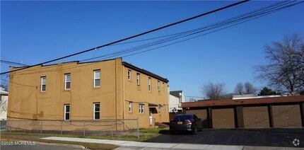 Building Photo - 658 King Georges Rd