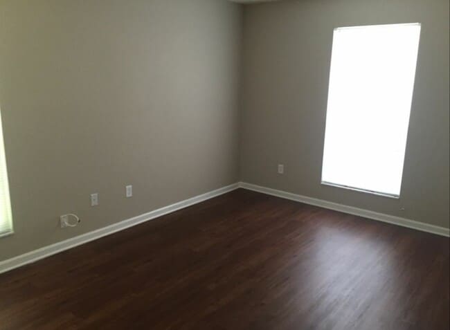 Fotografía del edificio - 7423 Colony Cove Ln