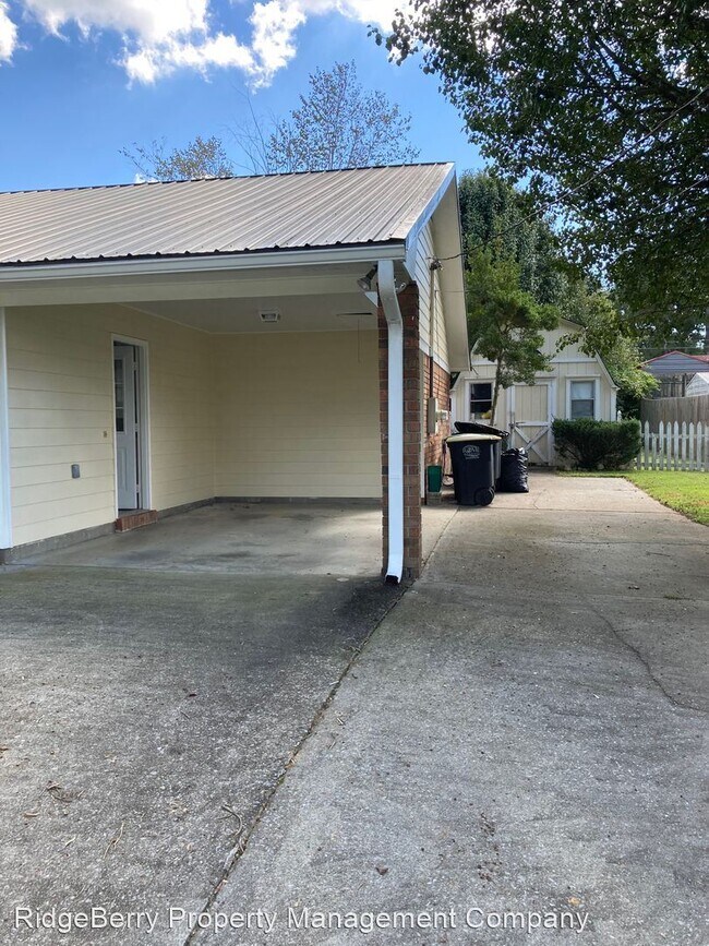 Building Photo - 3 br, 2 bath House - 37 Frances Dr. NW